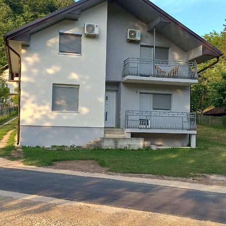 Omar & Una Apartmani Bihac Bagian luar foto
