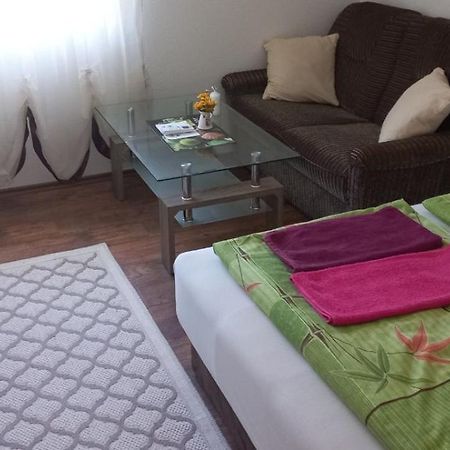 Omar & Una Apartmani Bihac Bagian luar foto