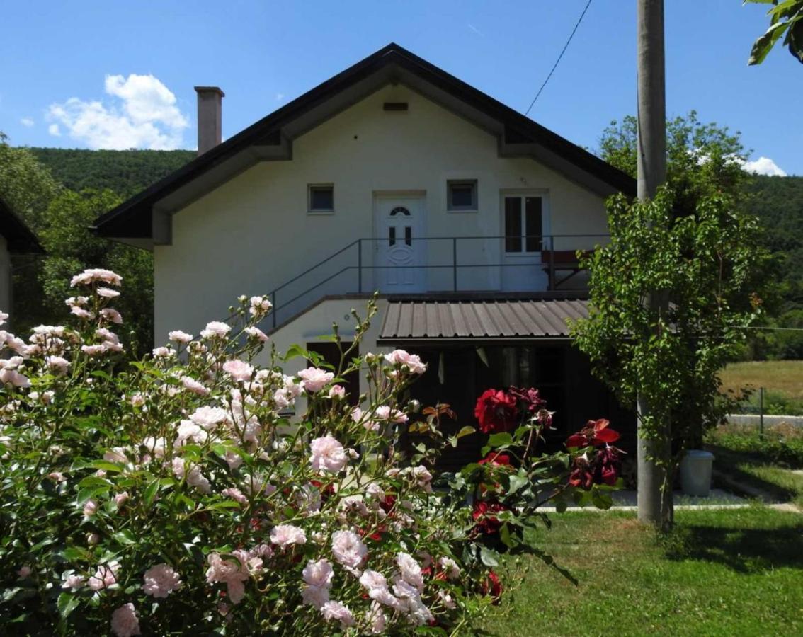 Omar & Una Apartmani Bihac Bagian luar foto