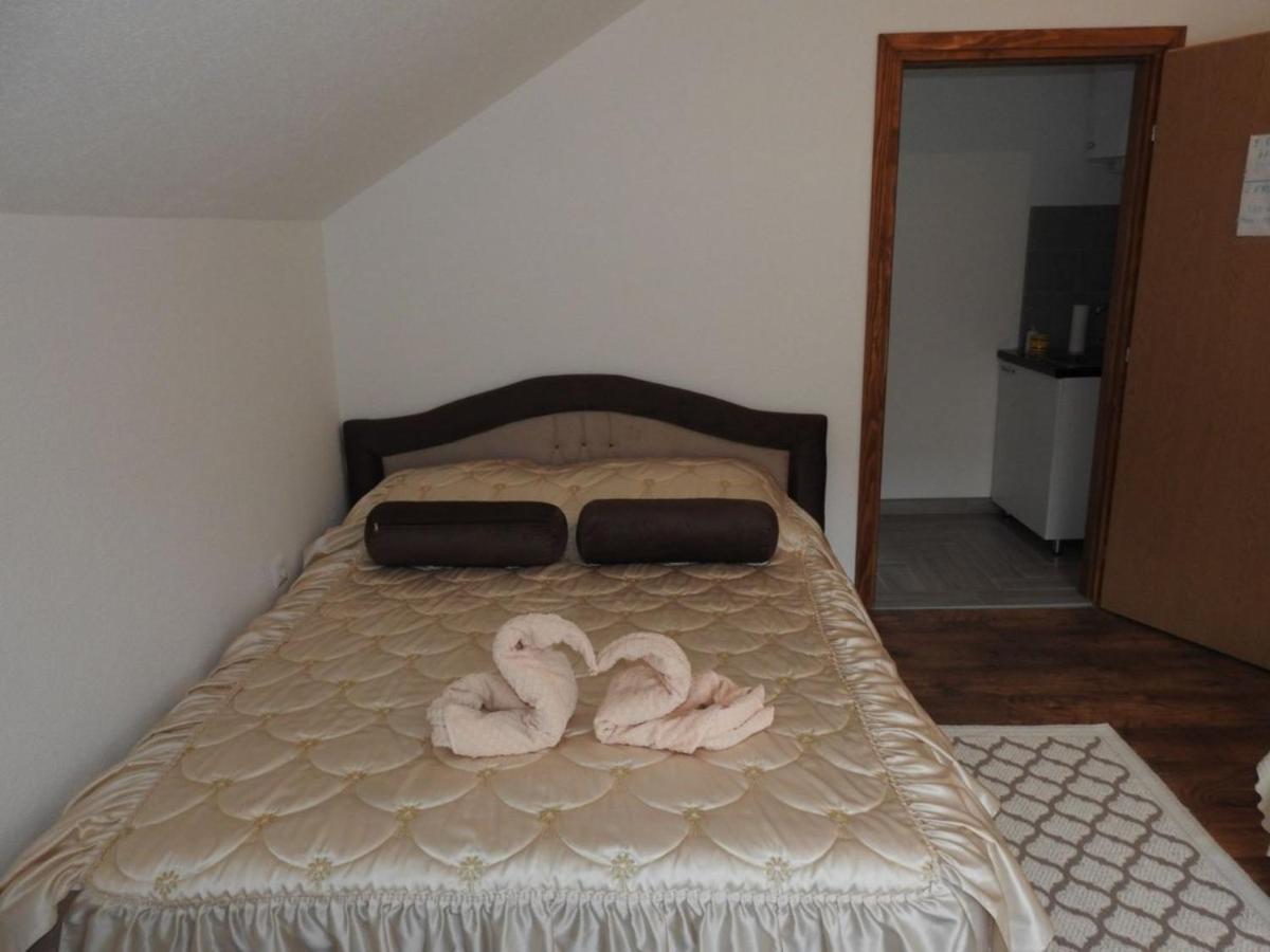 Omar & Una Apartmani Bihac Bagian luar foto