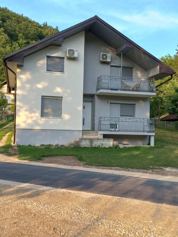 Omar & Una Apartmani Bihac Bagian luar foto