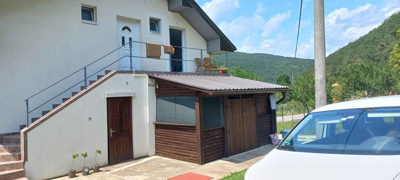 Omar & Una Apartmani Bihac Bagian luar foto